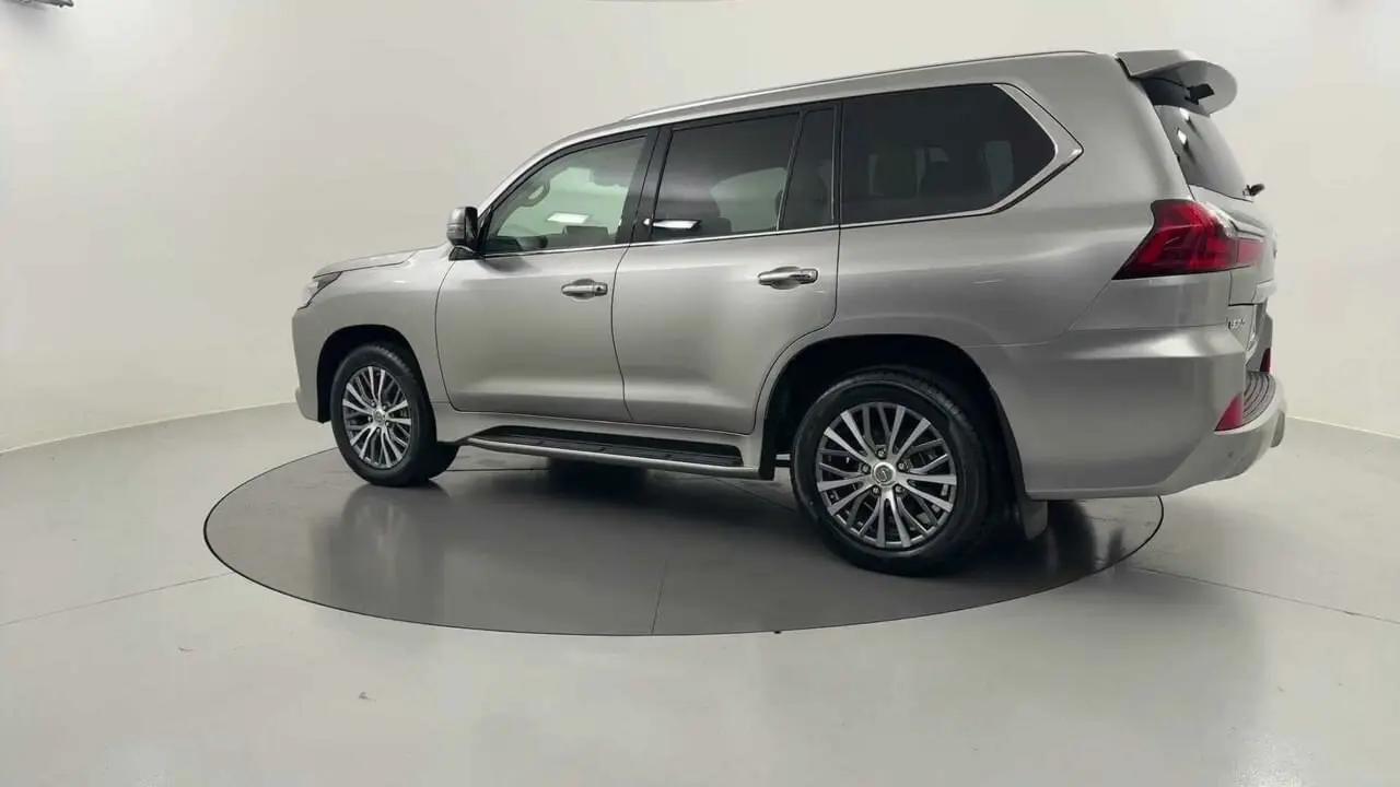 2019 Lexus Lx450d Gallery Image 3