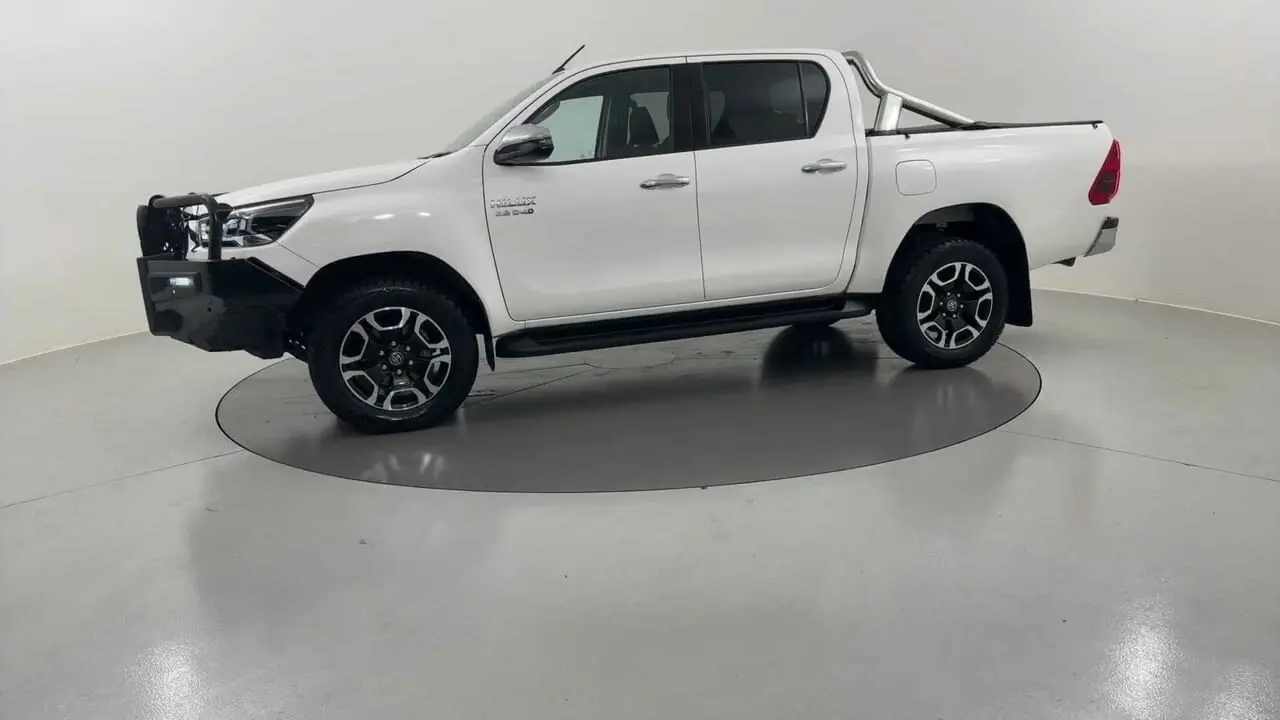 2020 Toyota Hilux Image 2