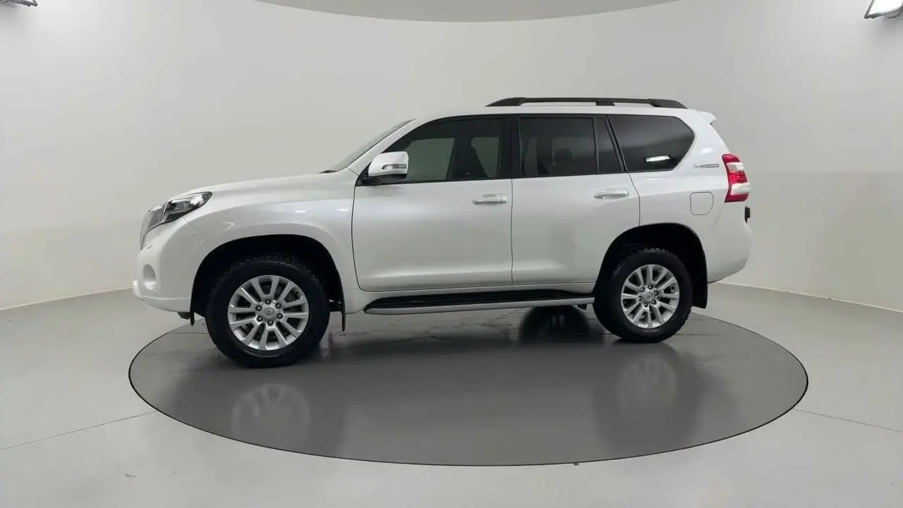 2016 Toyota Landcruiser Prado Gallery Image 2