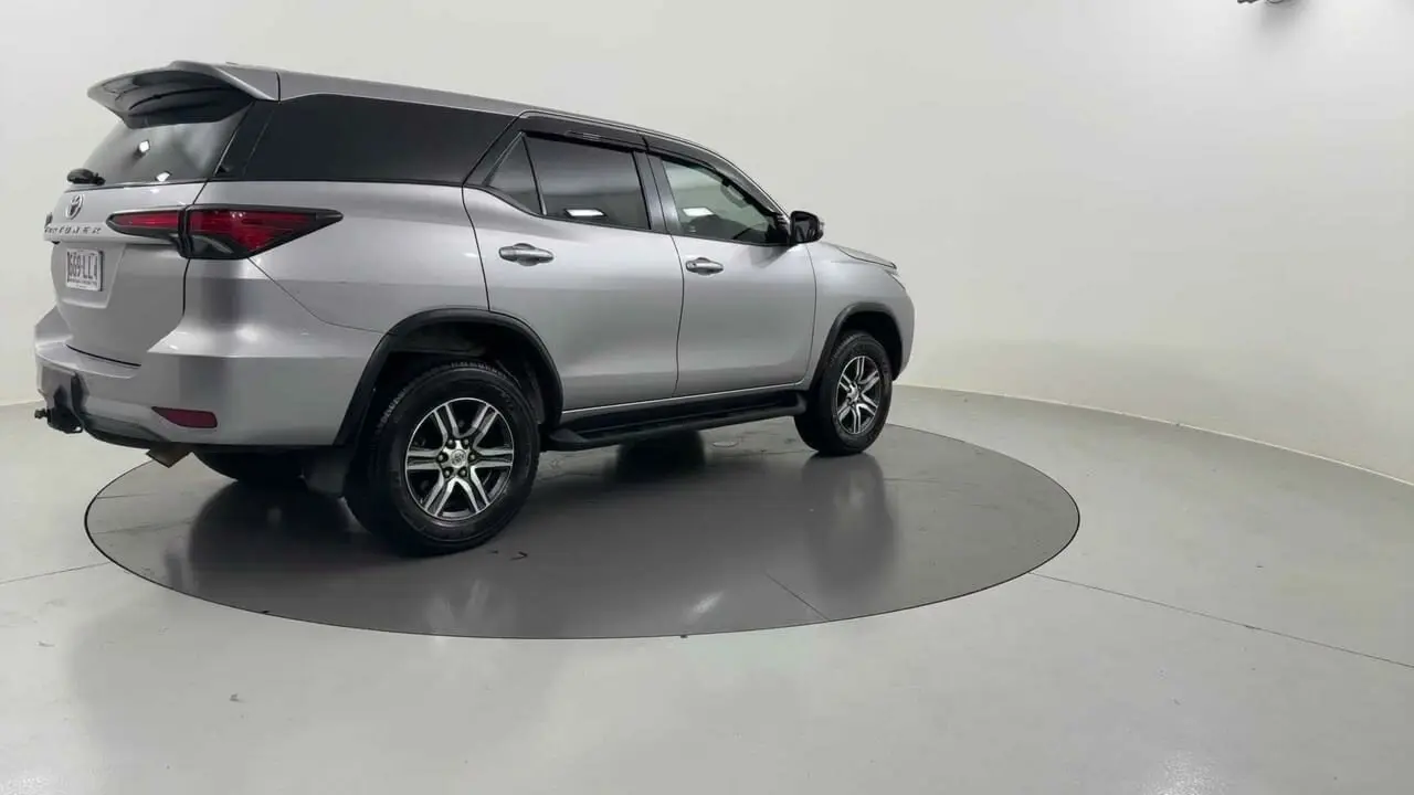 2017 Toyota Fortuner Gallery Image 5