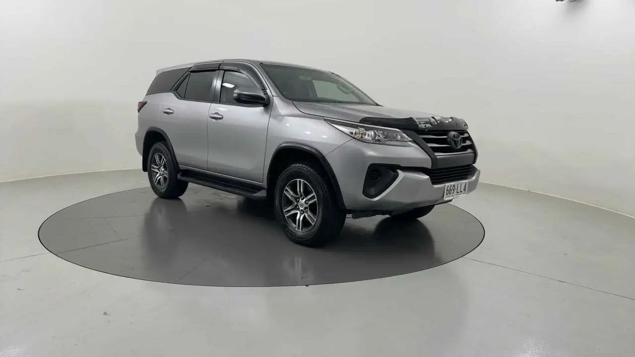 2017 Toyota Fortuner Gallery Image 7