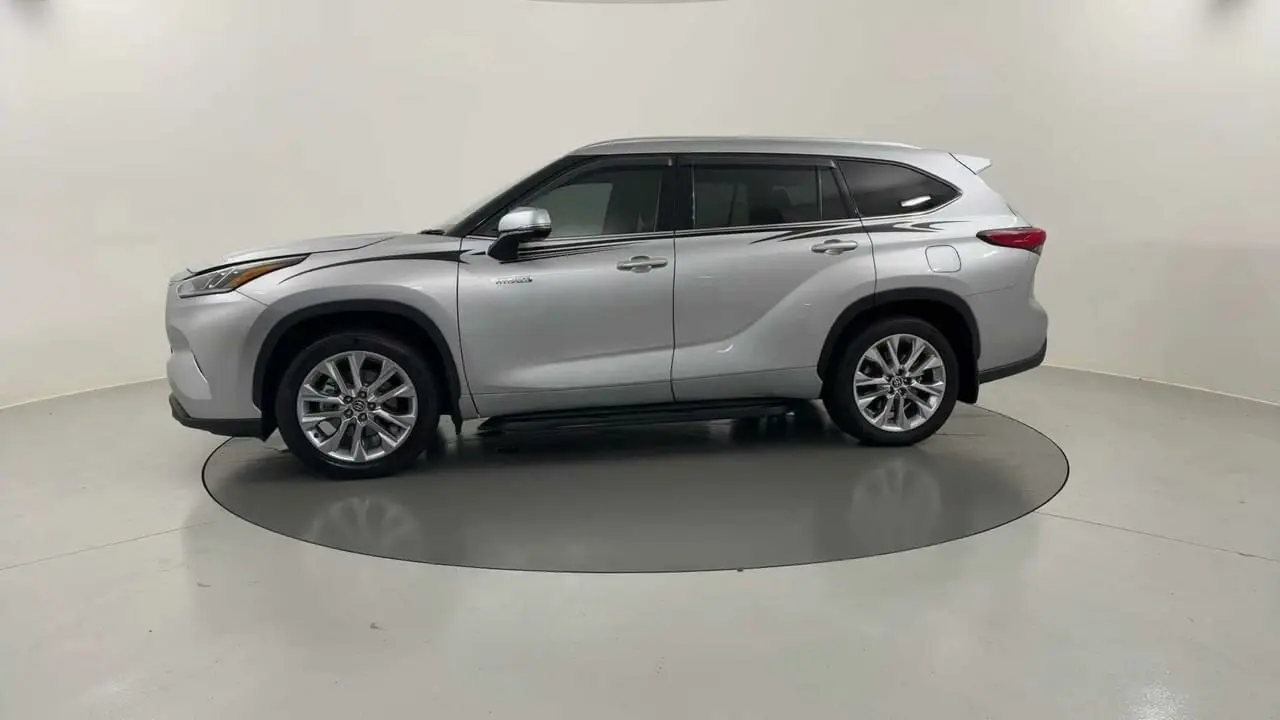 2021 Toyota Kluger Gallery Image 2