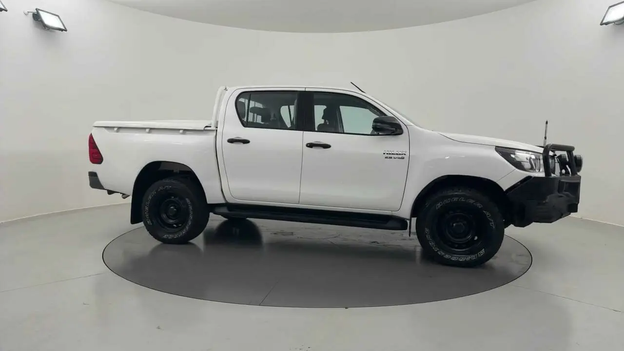 2019 Toyota Hilux Gallery Image 6