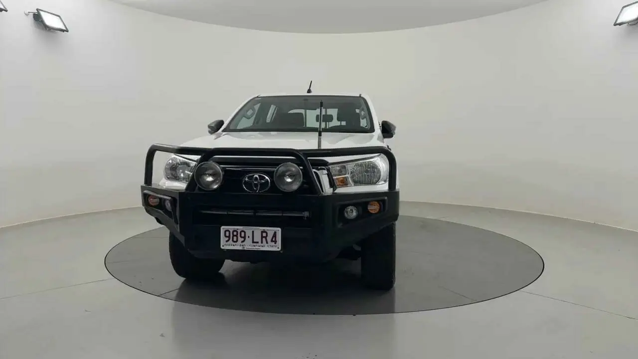 2019 Toyota Hilux Gallery Image 8