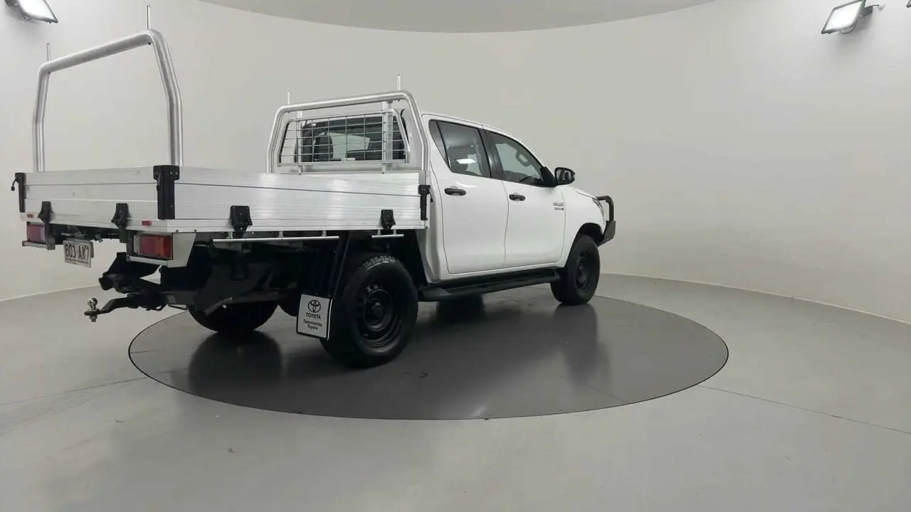 2020 Toyota Hilux Gallery Image 6