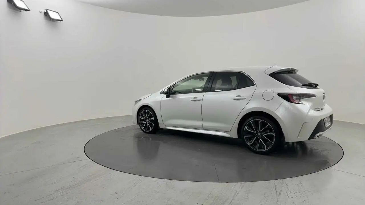 2019 Toyota Corolla Gallery Image 2