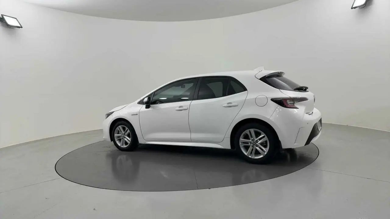 2021 Toyota Corolla Gallery Image 3