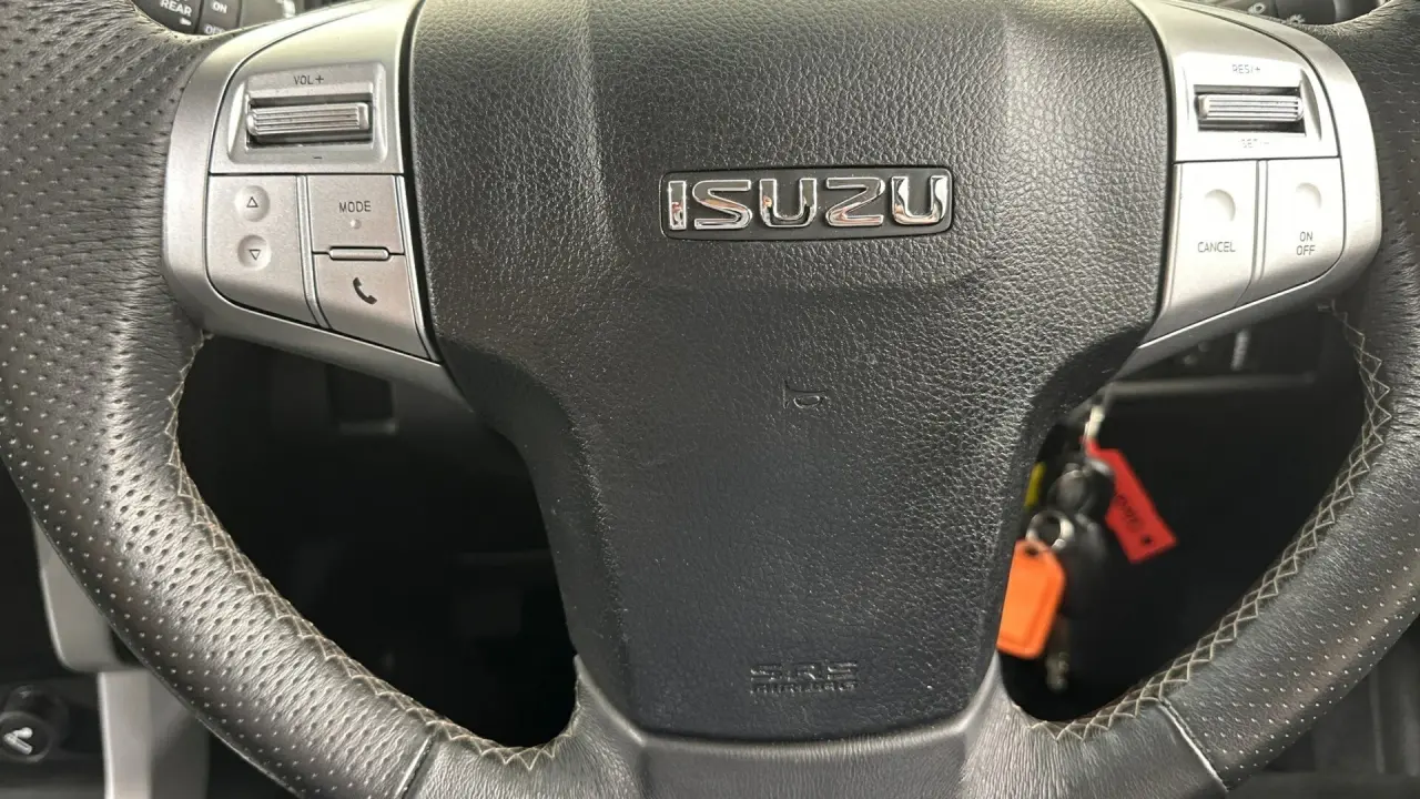 2020 Isuzu Mu-X Gallery Image 14