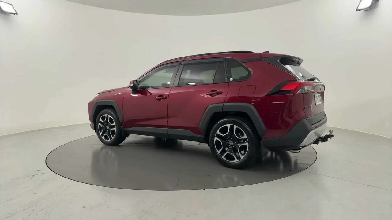 2021 Toyota Rav4 Gallery Image 3