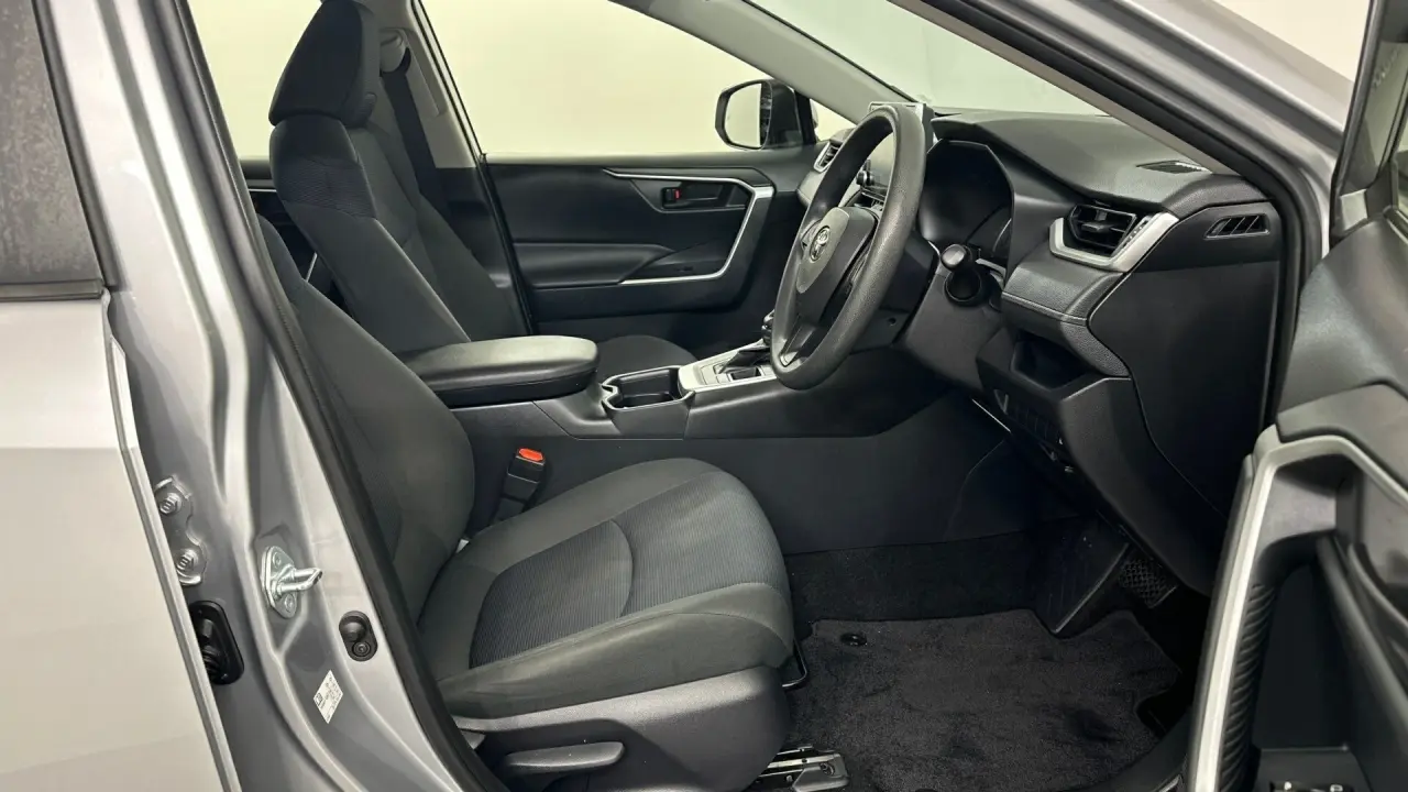 2019 Toyota Rav4 Gallery Image 3