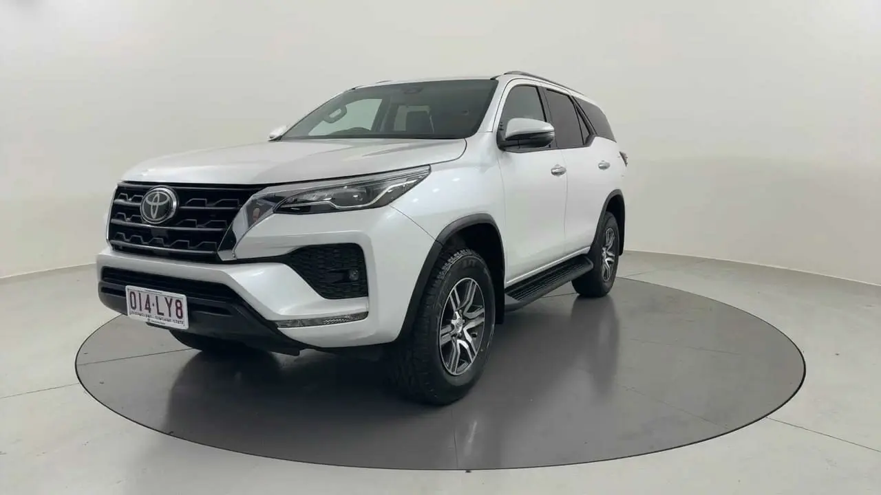 2022 Toyota Fortuner Gallery Image 1