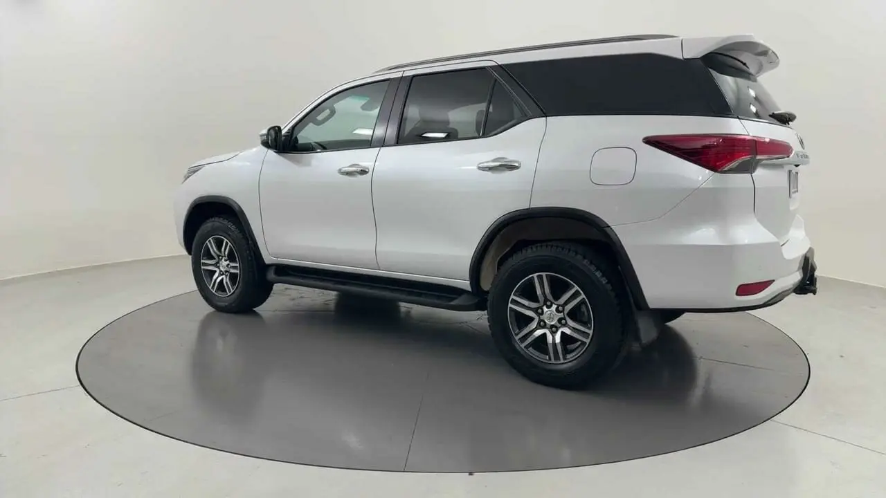 2022 Toyota Fortuner Gallery Image 3