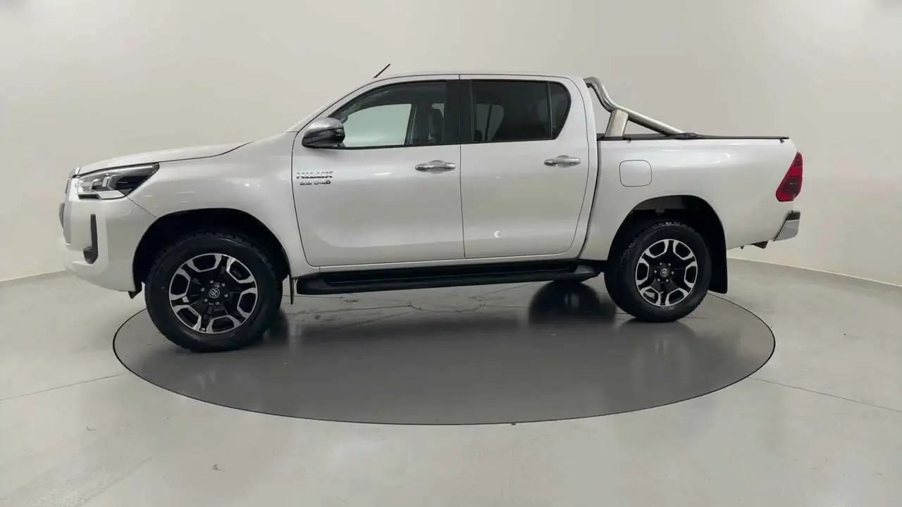 2020 Toyota Hilux Gallery Image 3