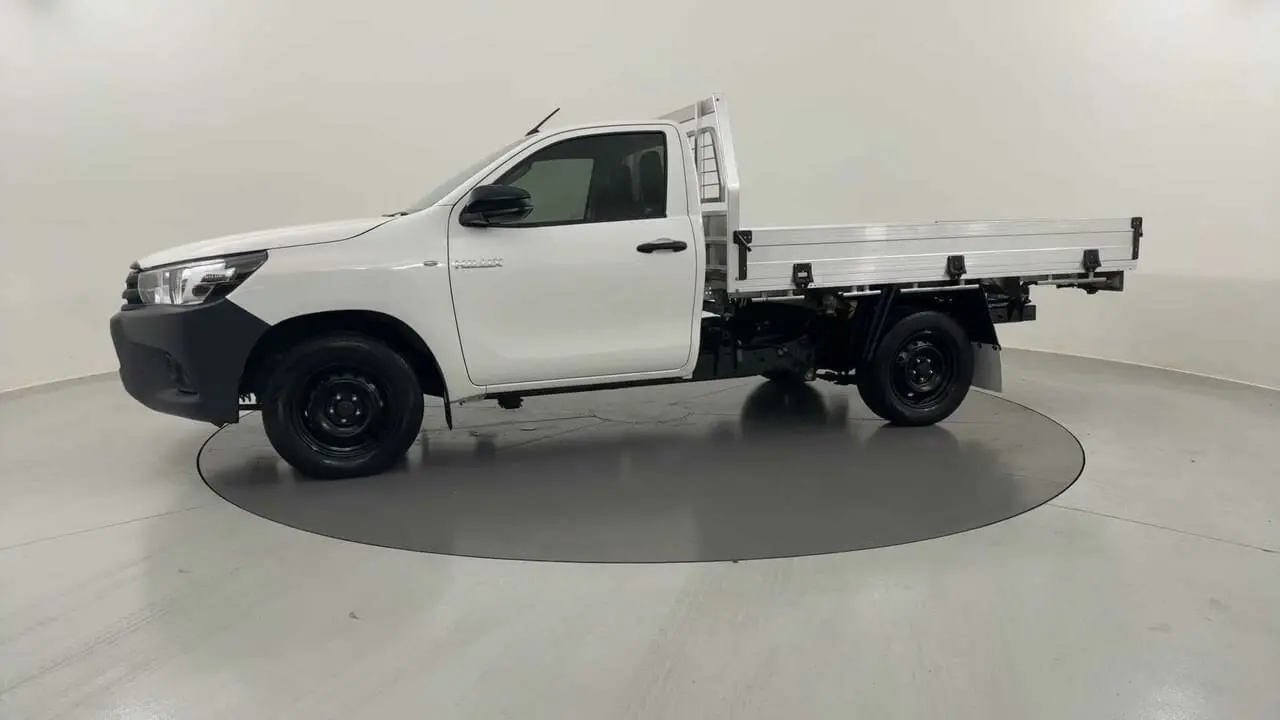 2020 Toyota Hilux Gallery Image 2