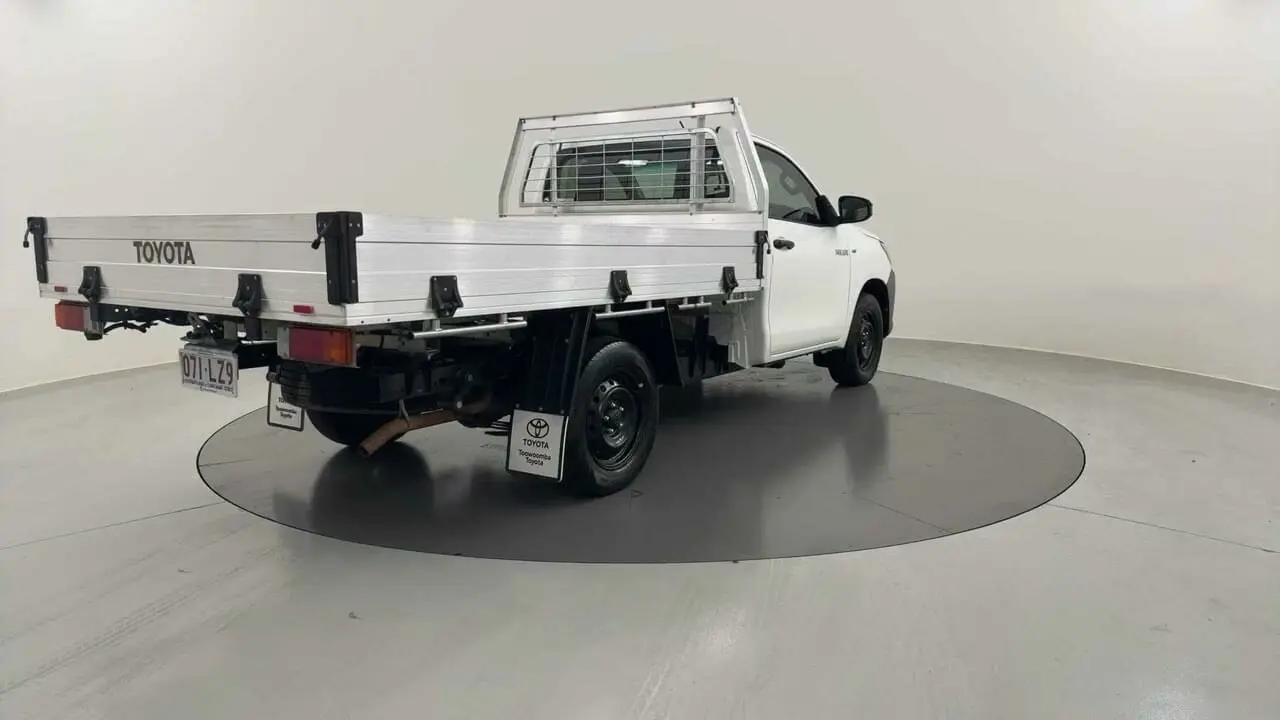 2020 Toyota Hilux Gallery Image 5