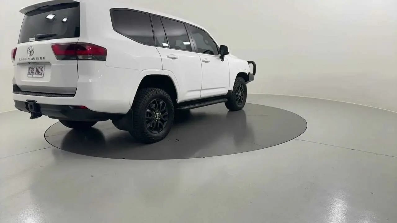 2022 Toyota Landcruiser Gallery Image 5