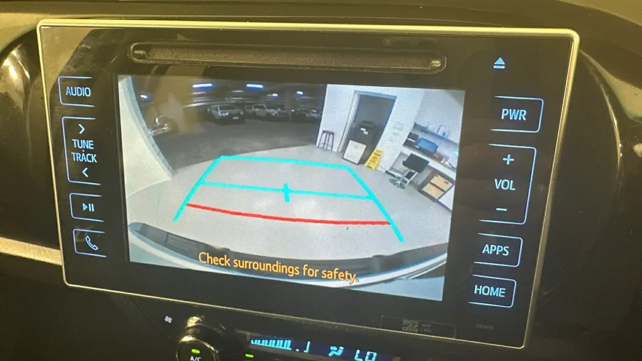 2019 Toyota Hilux Gallery Image 12