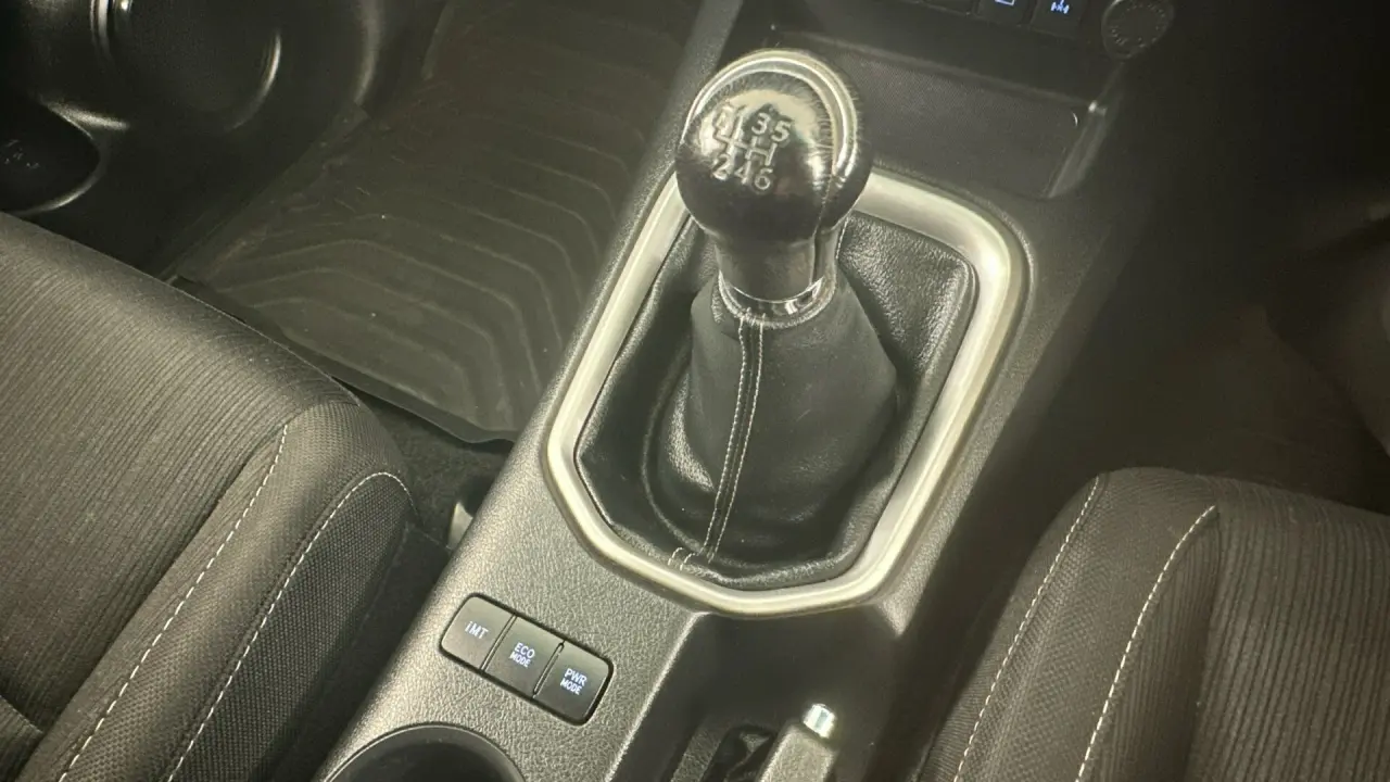 2019 Toyota Hilux Gallery Image 15