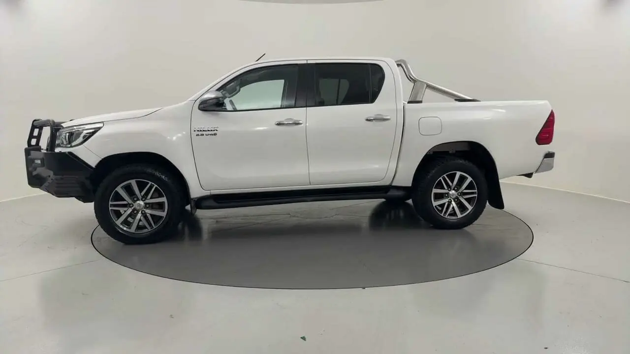 2019 Toyota Hilux Gallery Image 2
