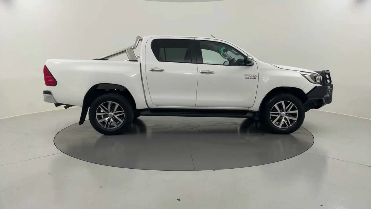 2019 Toyota Hilux Gallery Image 6