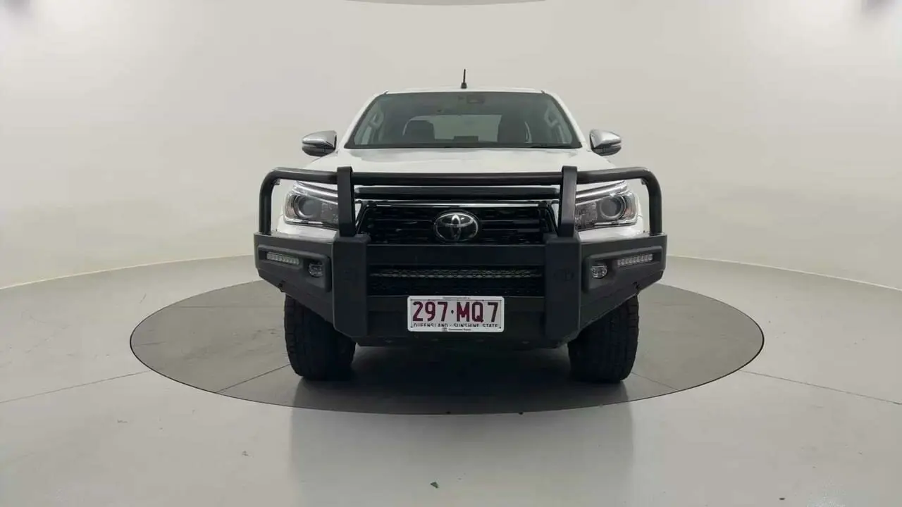 2019 Toyota Hilux Gallery Image 8
