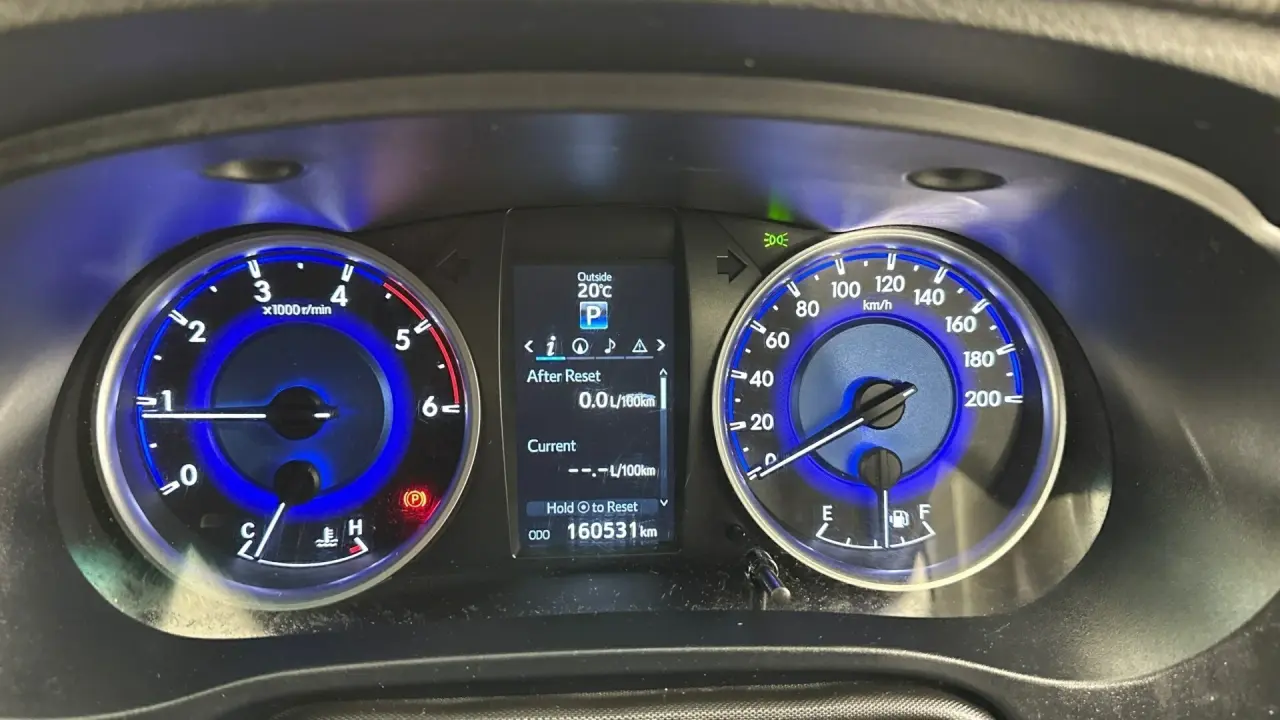 2016 Toyota Hilux Gallery Image 10