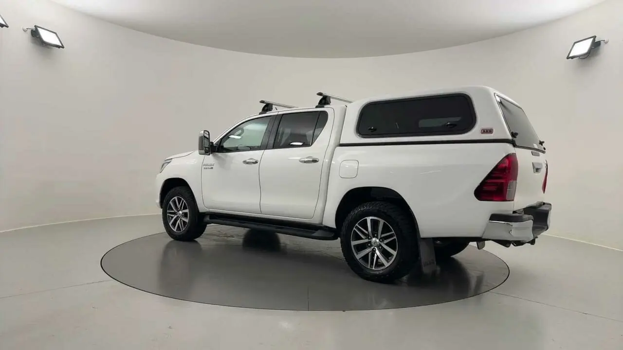 2016 Toyota Hilux Gallery Image 3