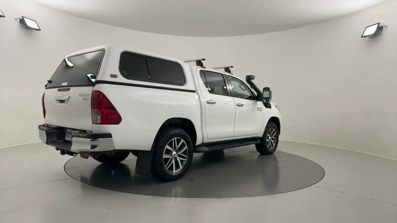 2016 Toyota Hilux Gallery Image 5