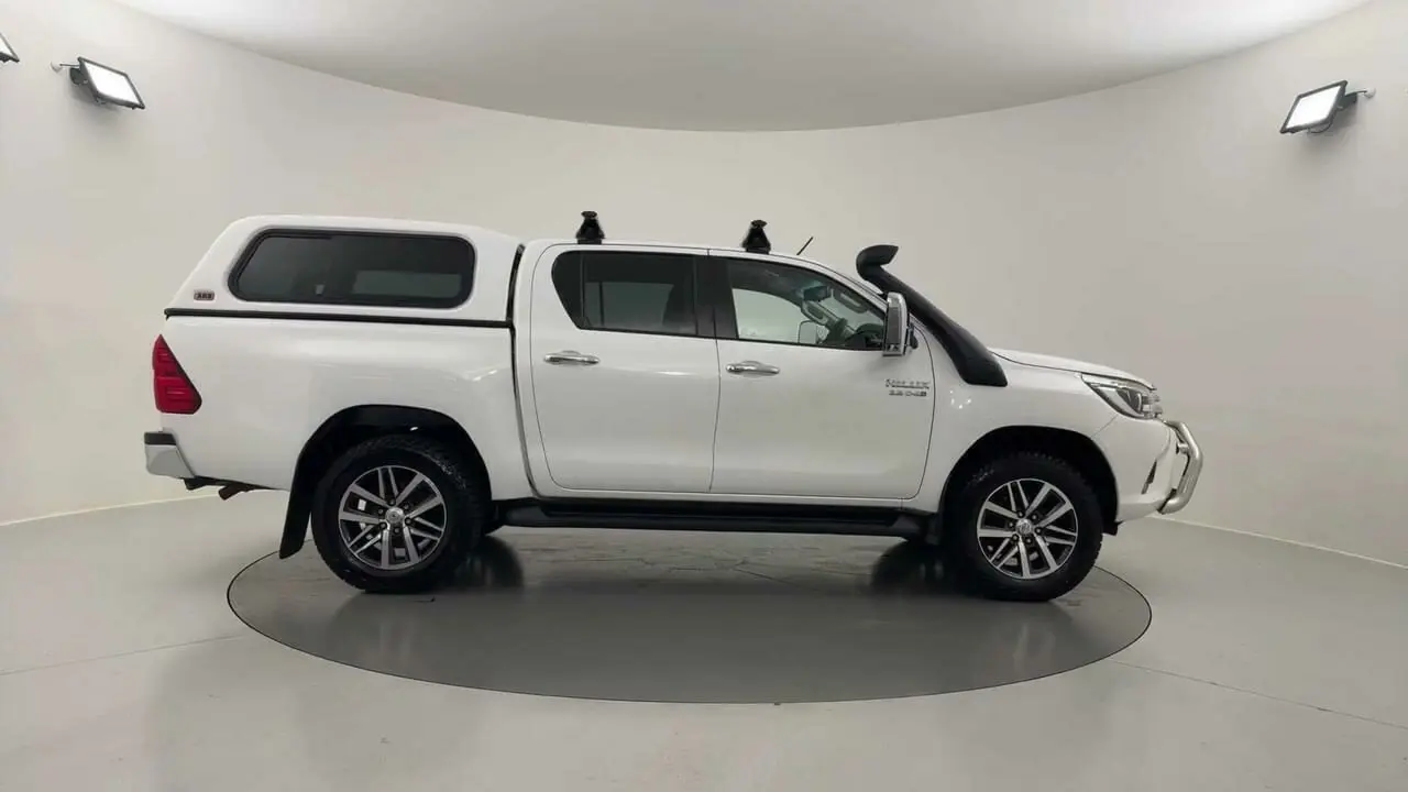 2016 Toyota Hilux Gallery Image 6