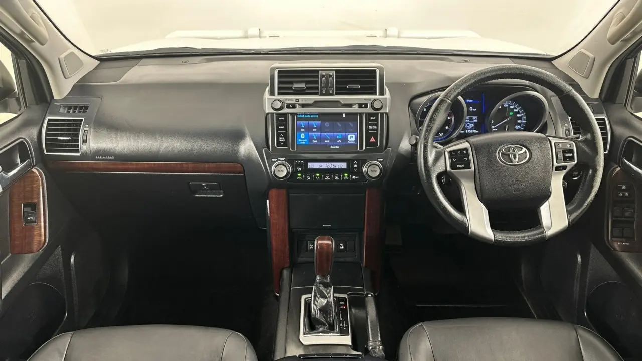 2016 Toyota Landcruiser Prado Gallery Image 10