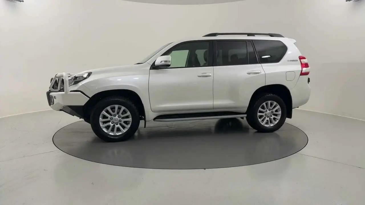 2016 Toyota Landcruiser Prado Gallery Image 2
