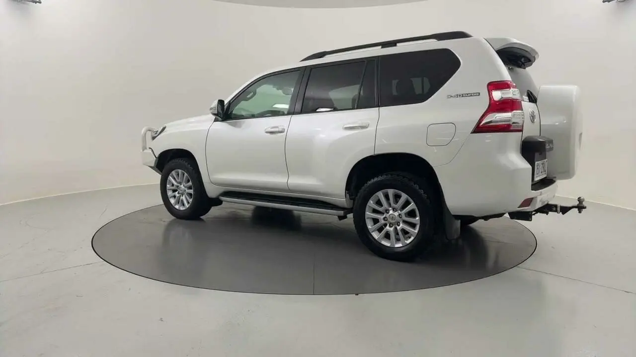 2016 Toyota Landcruiser Prado Gallery Image 3