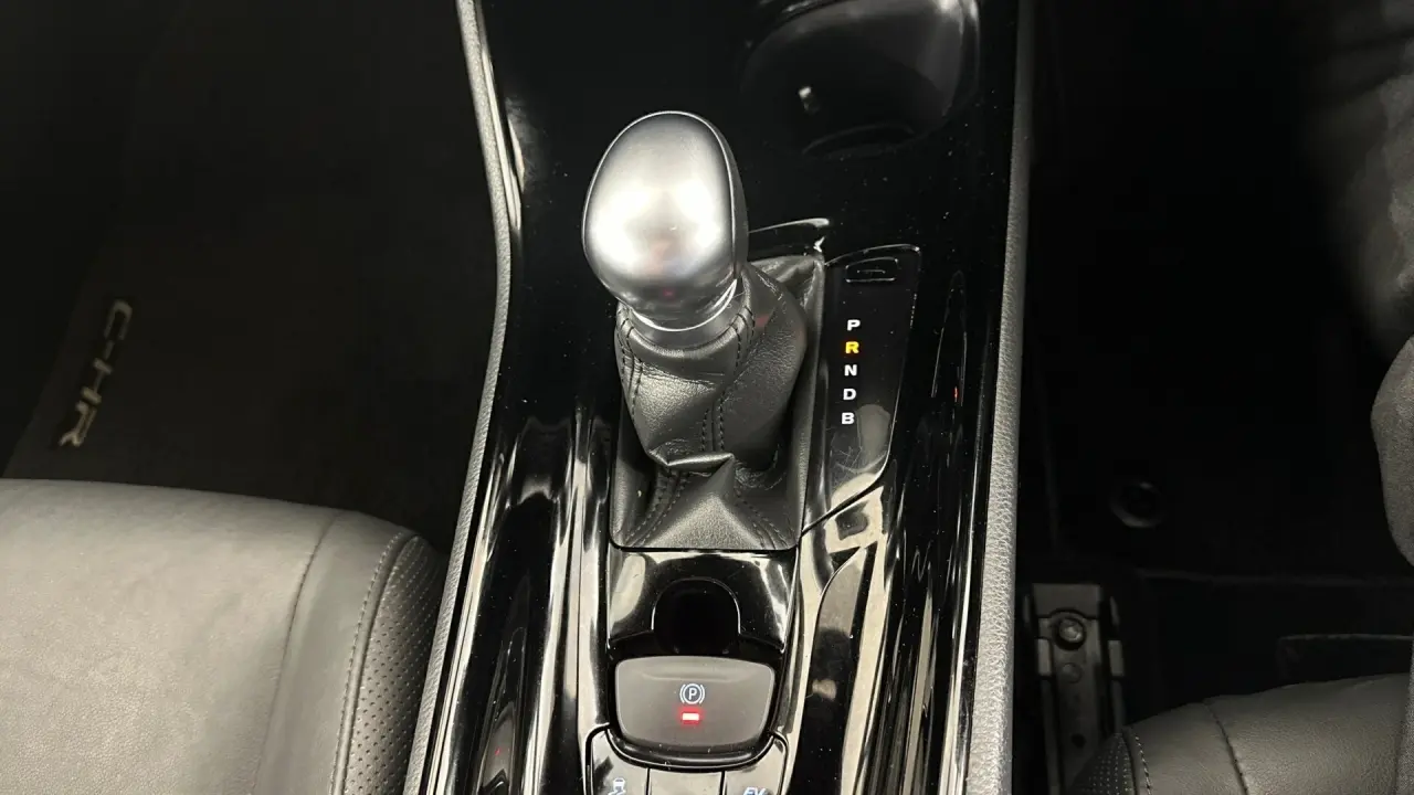 2021 Toyota C-HR Gallery Image 14