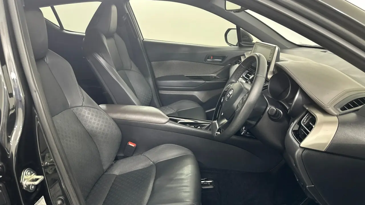 2021 Toyota C-HR Gallery Image 18