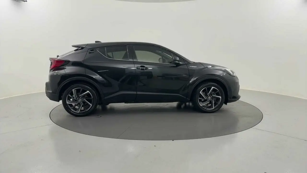 2021 Toyota C-HR Gallery Image 6