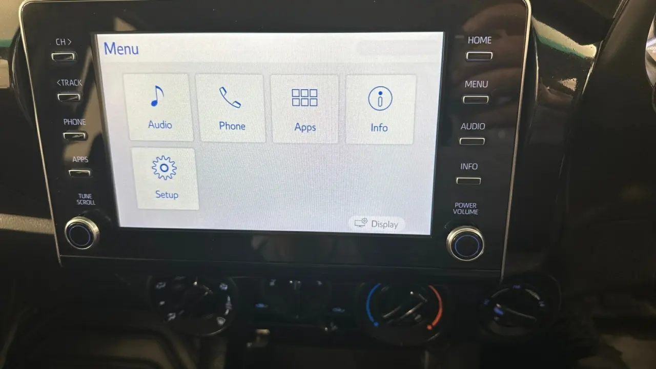 2020 Toyota Hilux Gallery Image 11