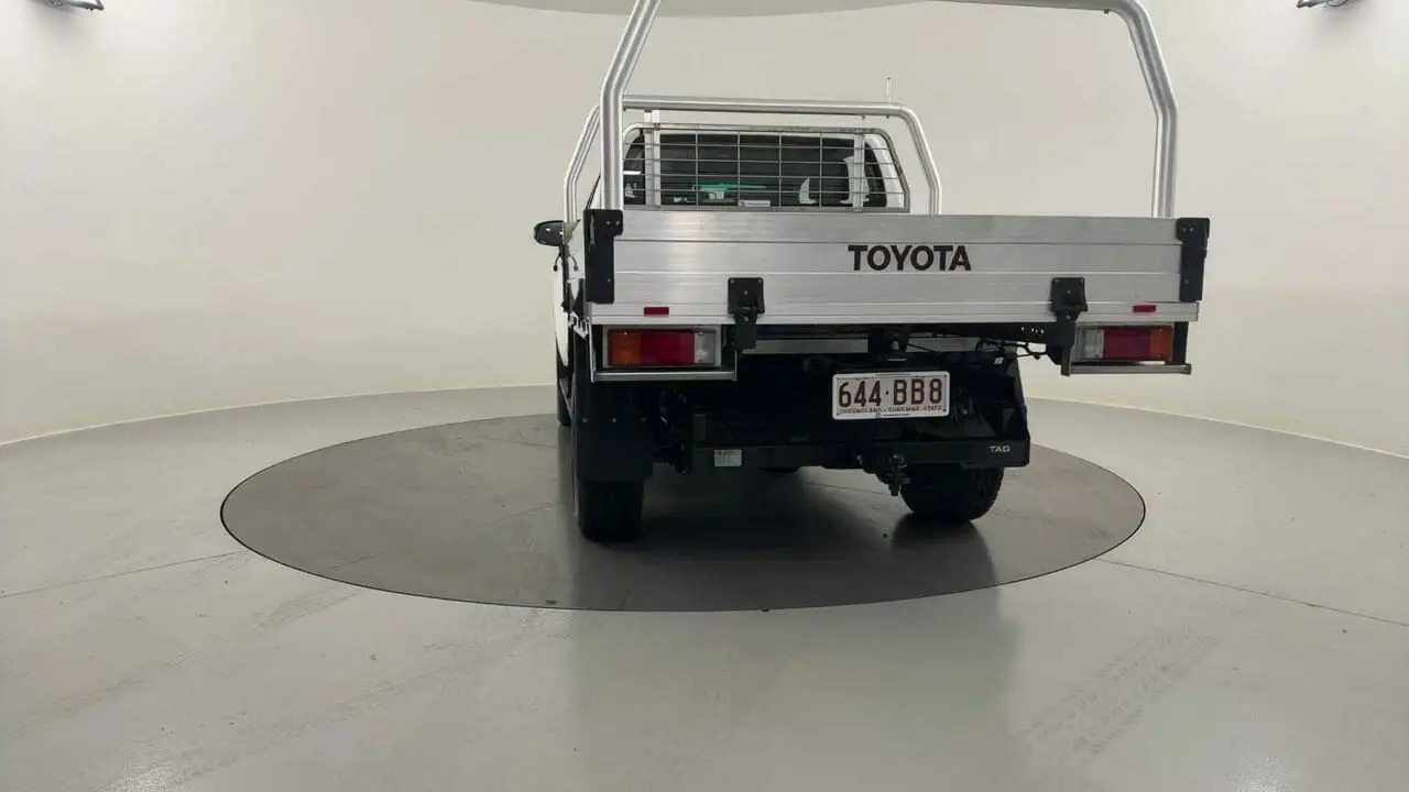 2020 Toyota Hilux Gallery Image 4