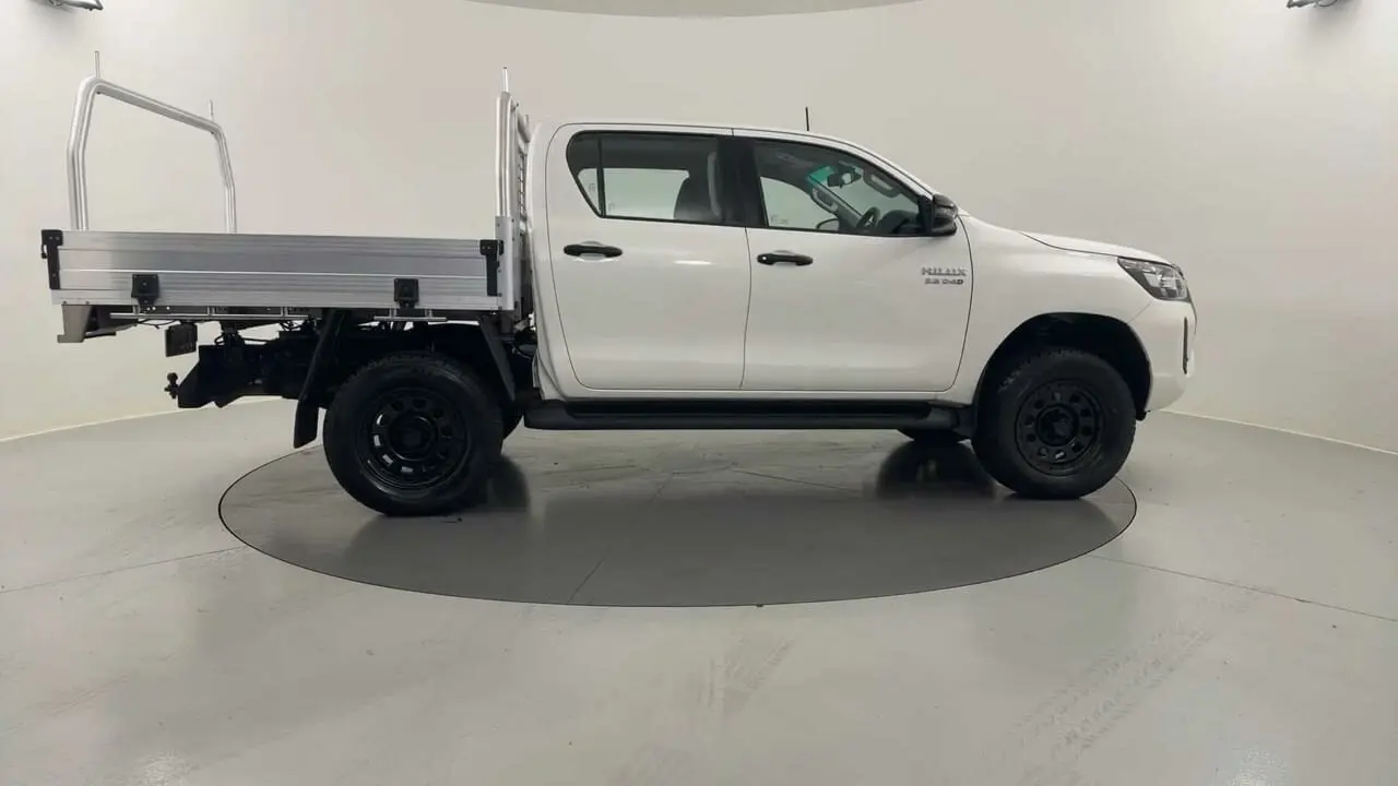 2020 Toyota Hilux Gallery Image 6
