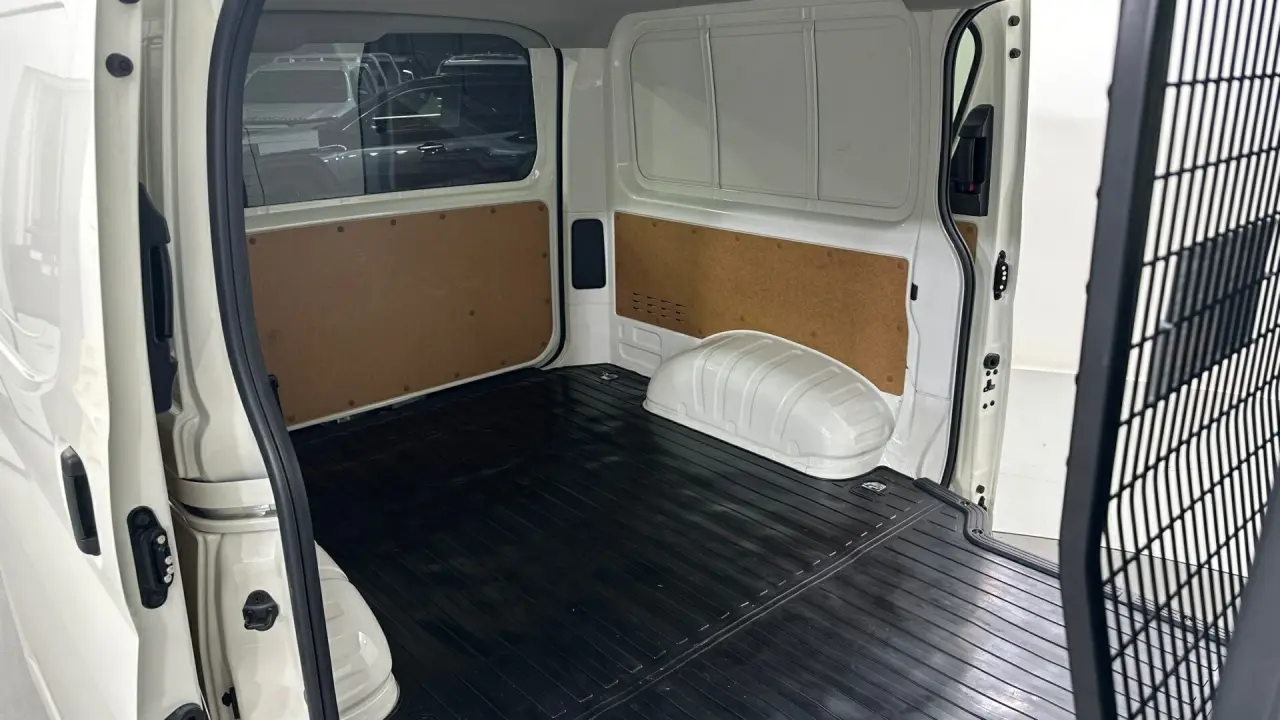 2022 Toyota HiAce Gallery Image 19
