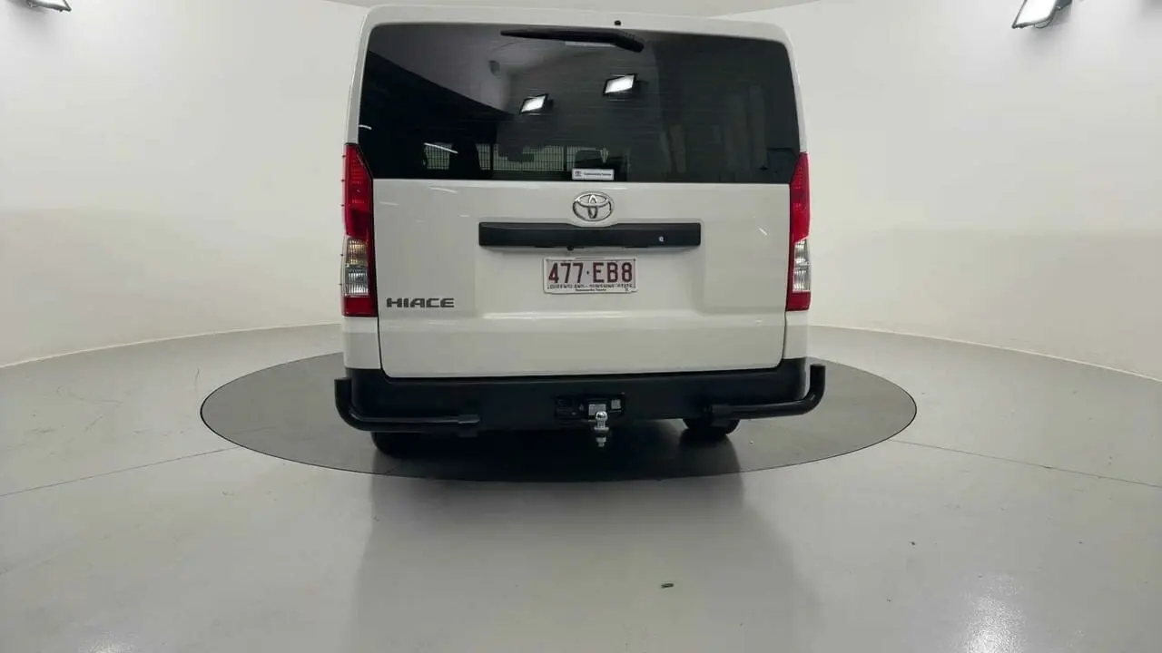 2022 Toyota HiAce Gallery Image 4