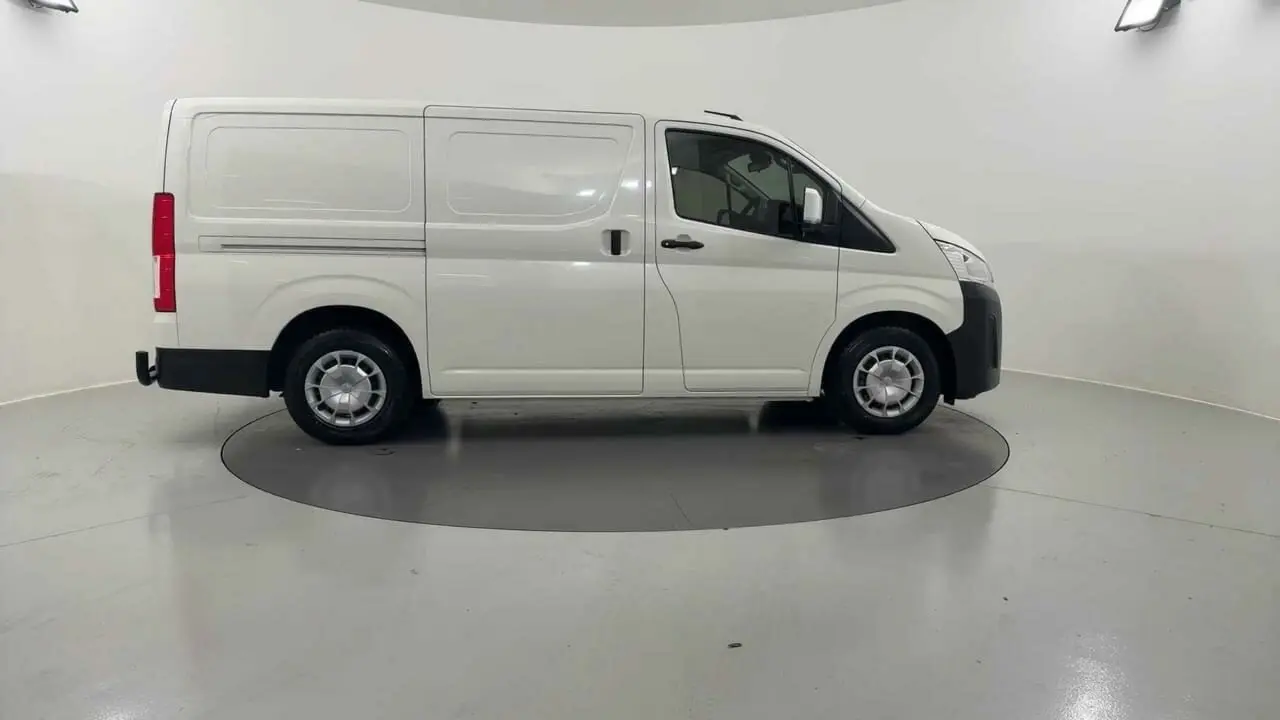 2022 Toyota HiAce Gallery Image 6