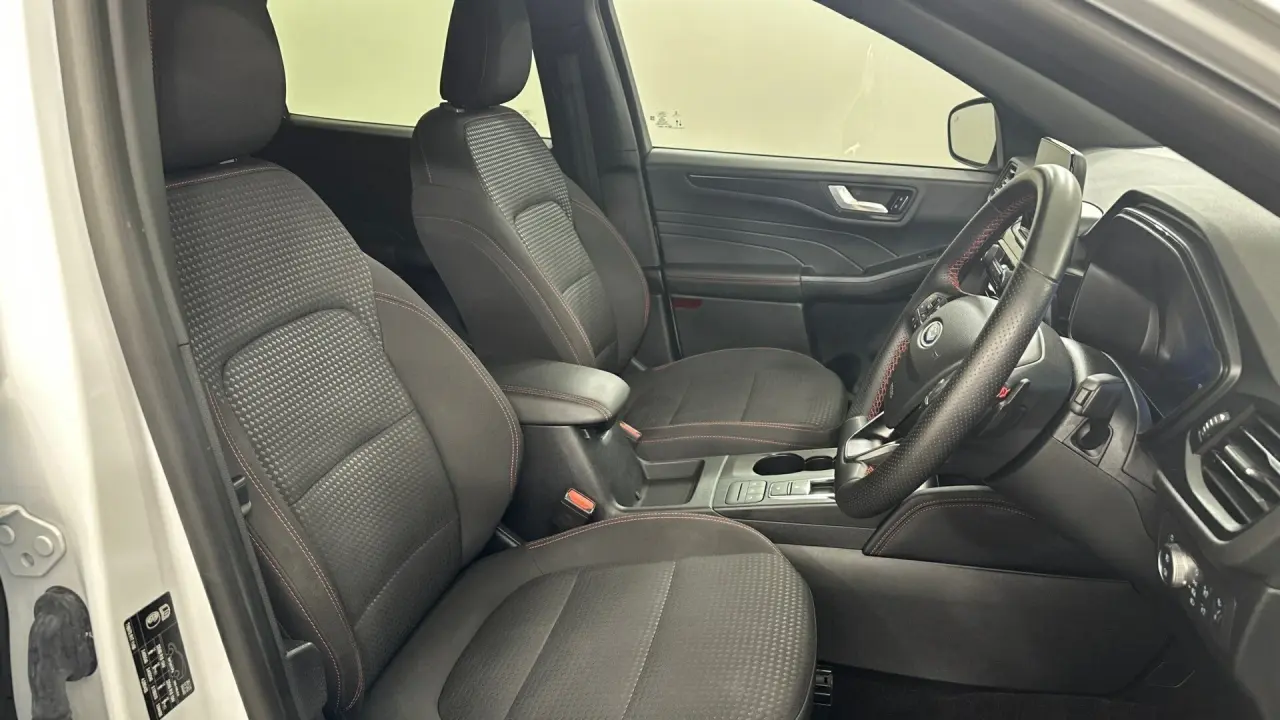 2021 Ford Escape Gallery Image 16