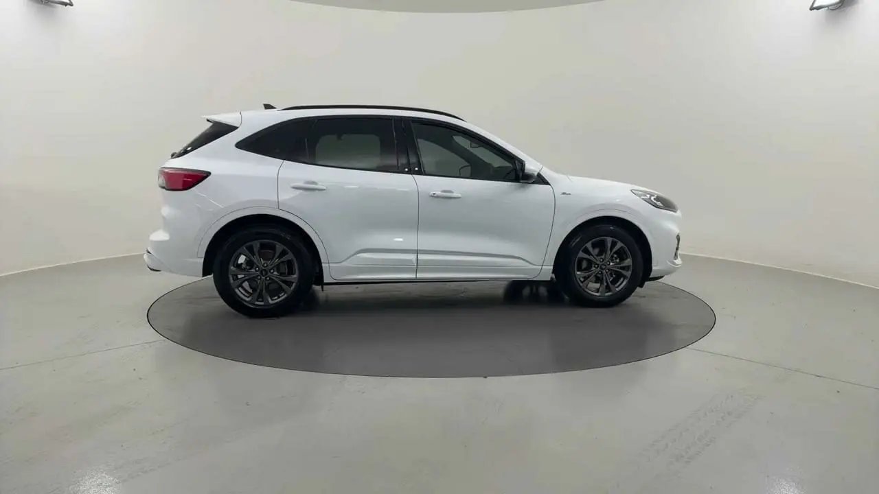 2021 Ford Escape Gallery Image 6