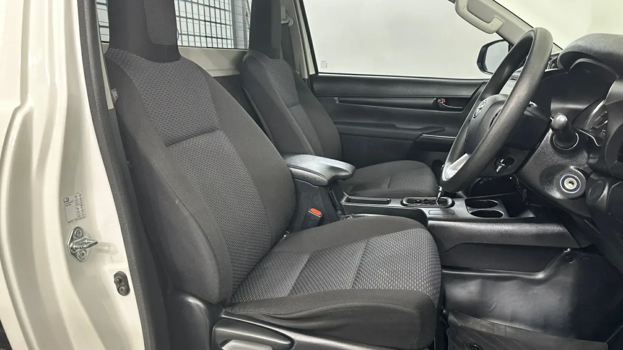 2021 Toyota Hilux Gallery Image 10