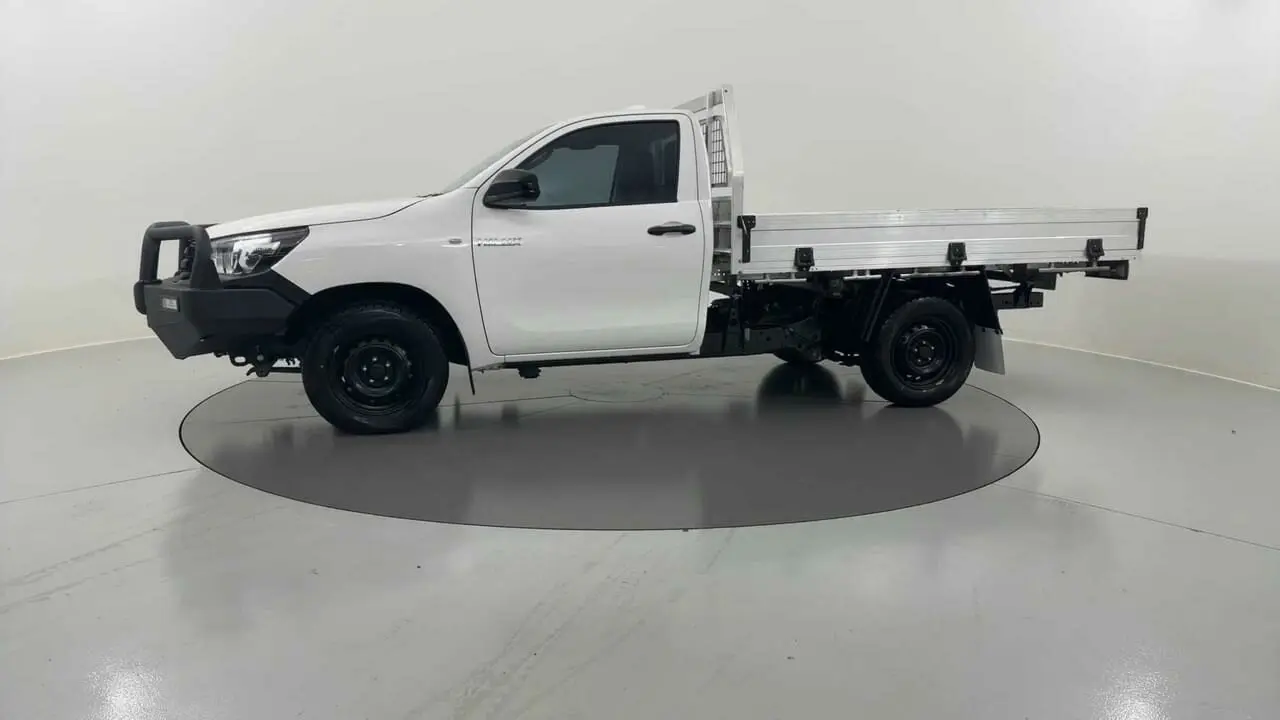 2021 Toyota Hilux Gallery Image 3