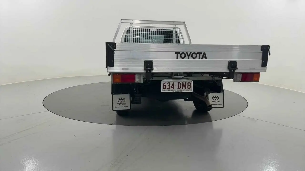 2021 Toyota Hilux Gallery Image 5