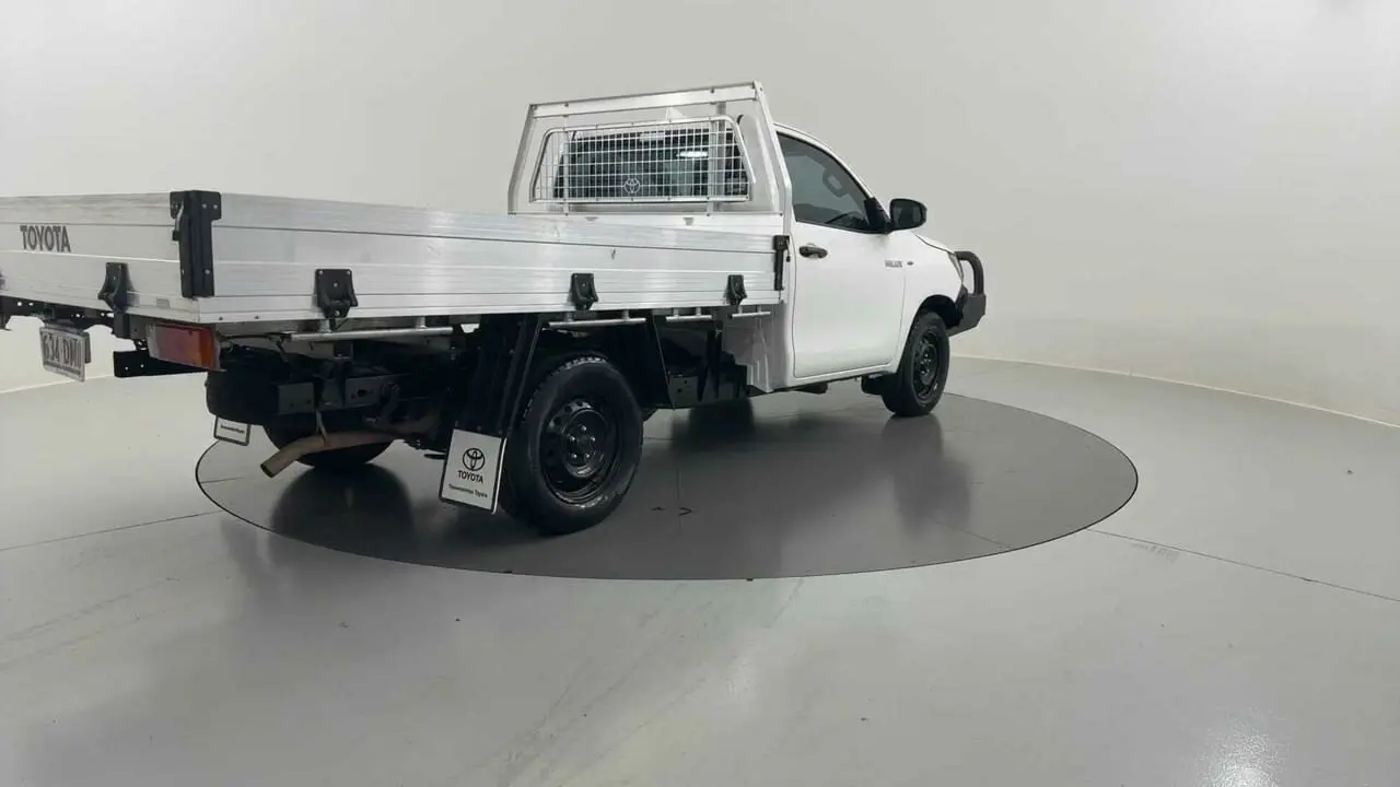 2021 Toyota Hilux Gallery Image 6