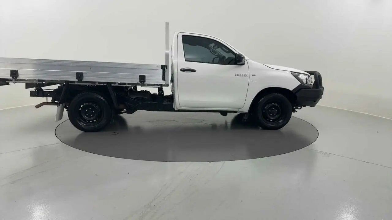 2021 Toyota Hilux Gallery Image 7