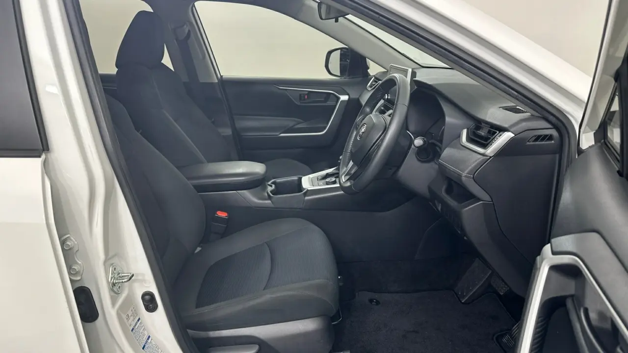 2022 Toyota RAV4 Gallery Image 16