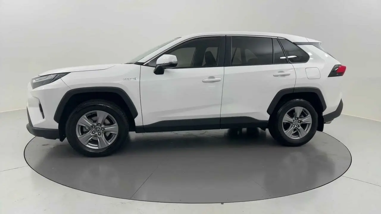 2022 Toyota RAV4 Gallery Image 2